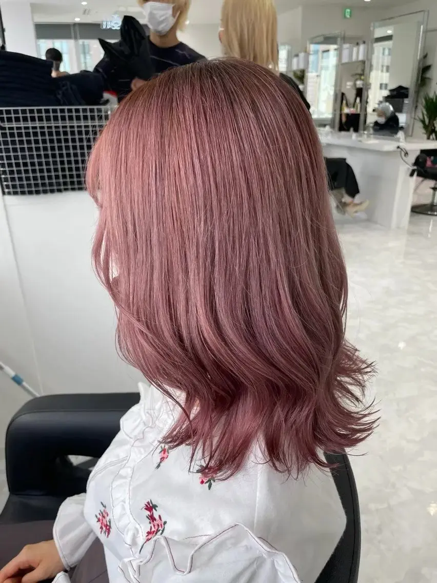 セミロング カラー ヘアアレンジ ブリーチ ブリーチなしカラー 髪質改善 🫧モテる💗ダメー ジレスハイトーン🫧のヘアスタイル