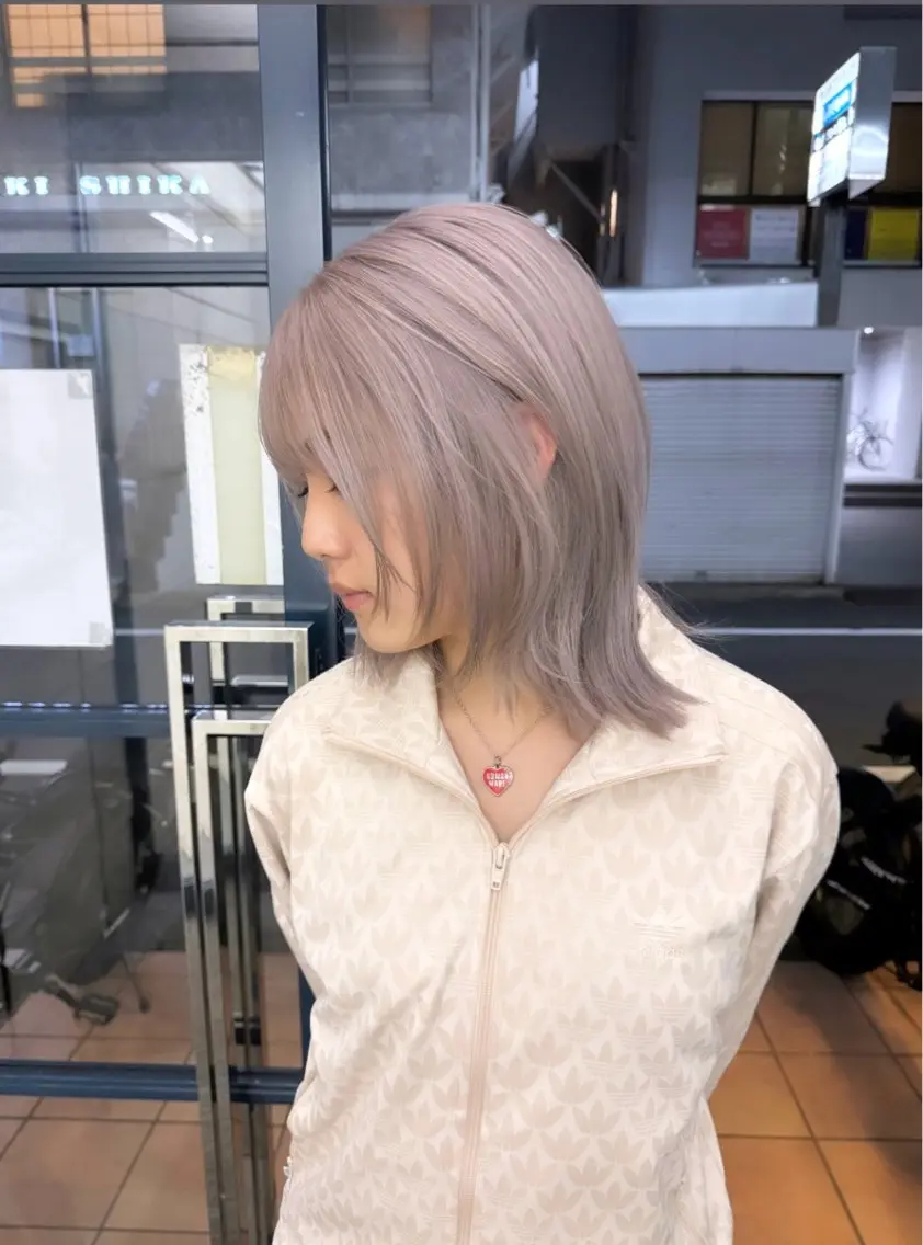 セミロング カラー アッシュ ベージュカラー ブリーチ ブロンド ブラウンカラー カット ヘアカラー トリートメント ブリーチ ハイトーン 特化🌈フジタハルキのヘアスタイル