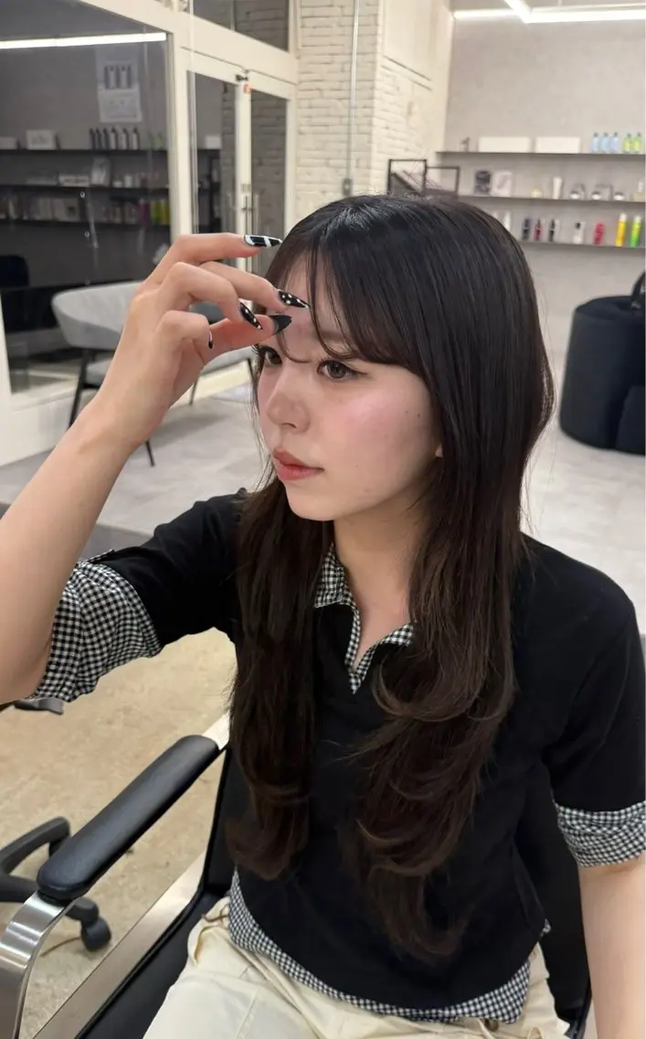 ロング ハッシュカット レイヤーカット 吉野 日菜のヘアスタイル