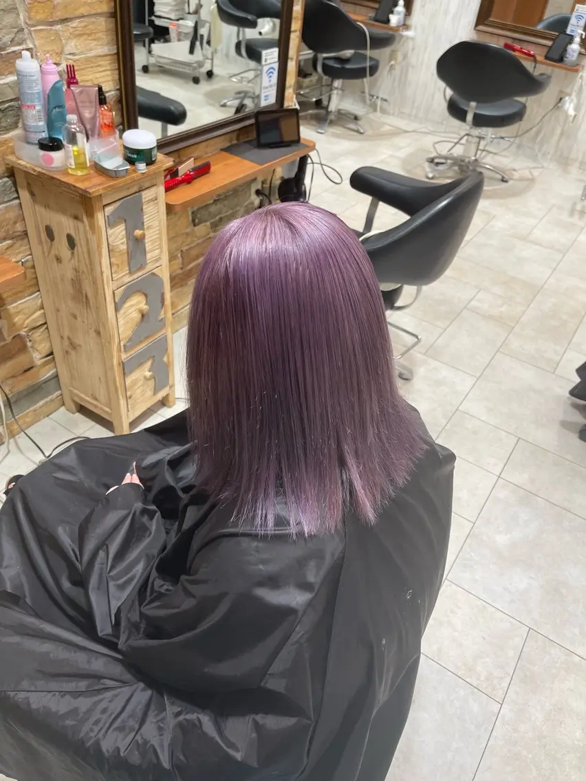 ミディアム ヘアカラー 六反 仁哉のヘアスタイル