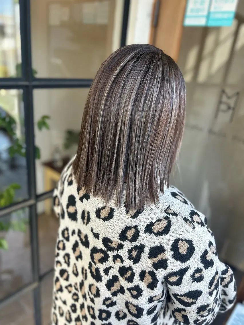 ミディアム カラー グレージュ ハイライトカラー ハイライト カット ヘアカラー トリートメント 井上 花音のヘアスタイル