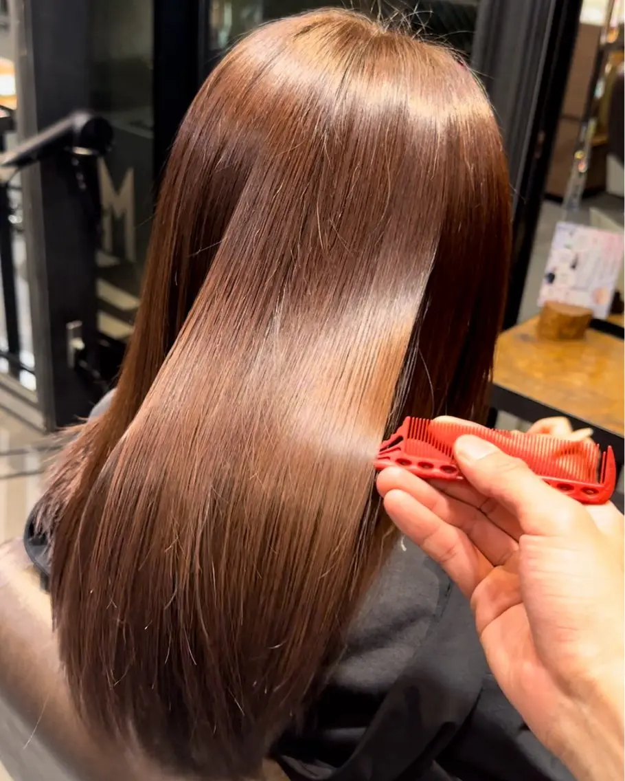 ロング ヘアカラー トリートメント 齊藤政太 顔周り カット 透明感カラーのヘアスタイル
