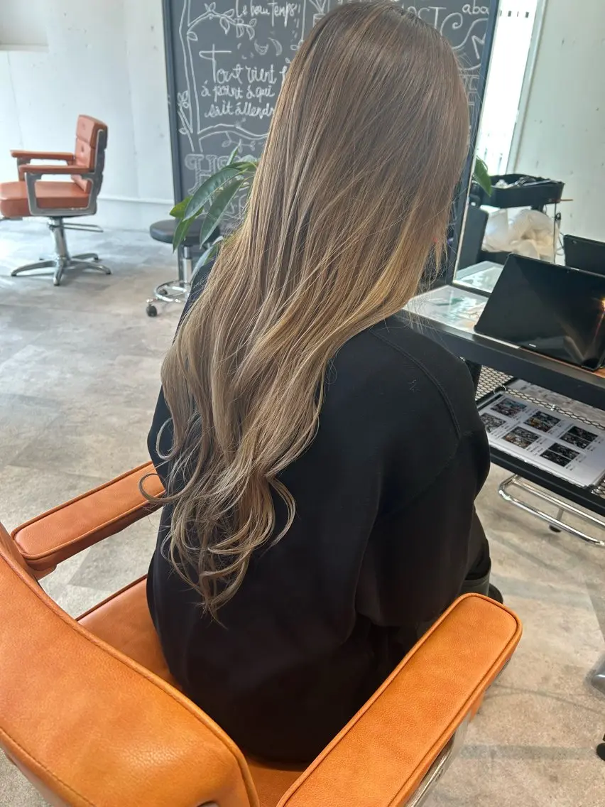 セミロング カラー グラデーションカラー ウルフカット レイヤーカット上柿のヘアスタイル