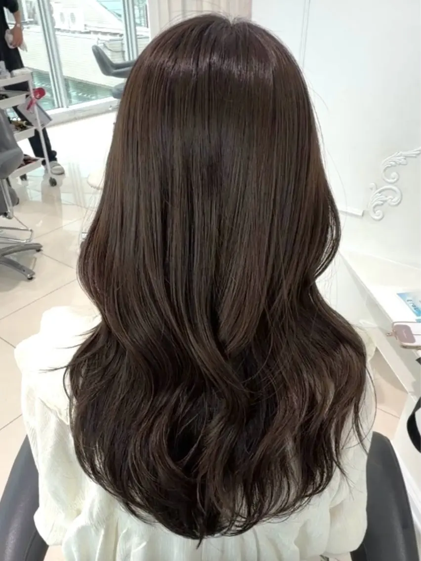 ロング カラー 佐々木 彩花のヘアスタイル