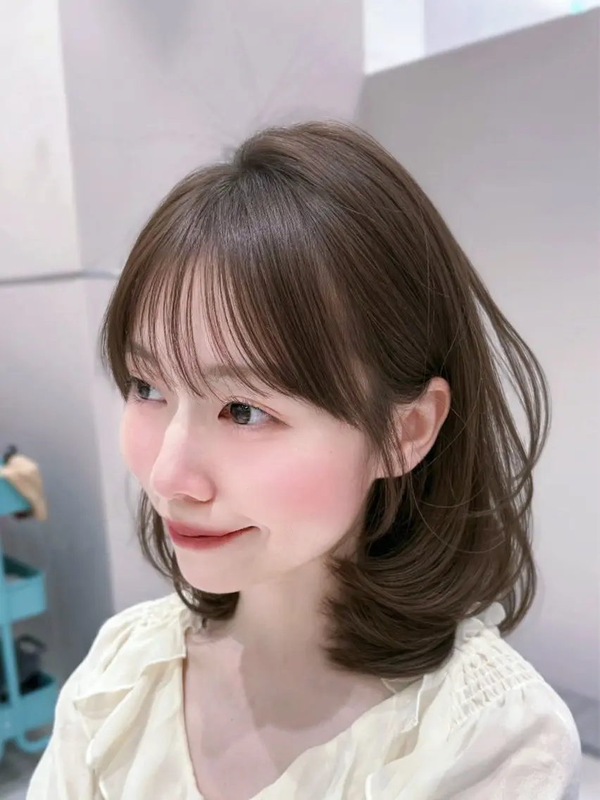 ミディアム くびれヘア 韓国風ヘア サイドバング 小顔カット カット トリートメント ヘアセット 赤み消し透明感カラー 似合わせ前髪柴田礼空のヘアスタイル
