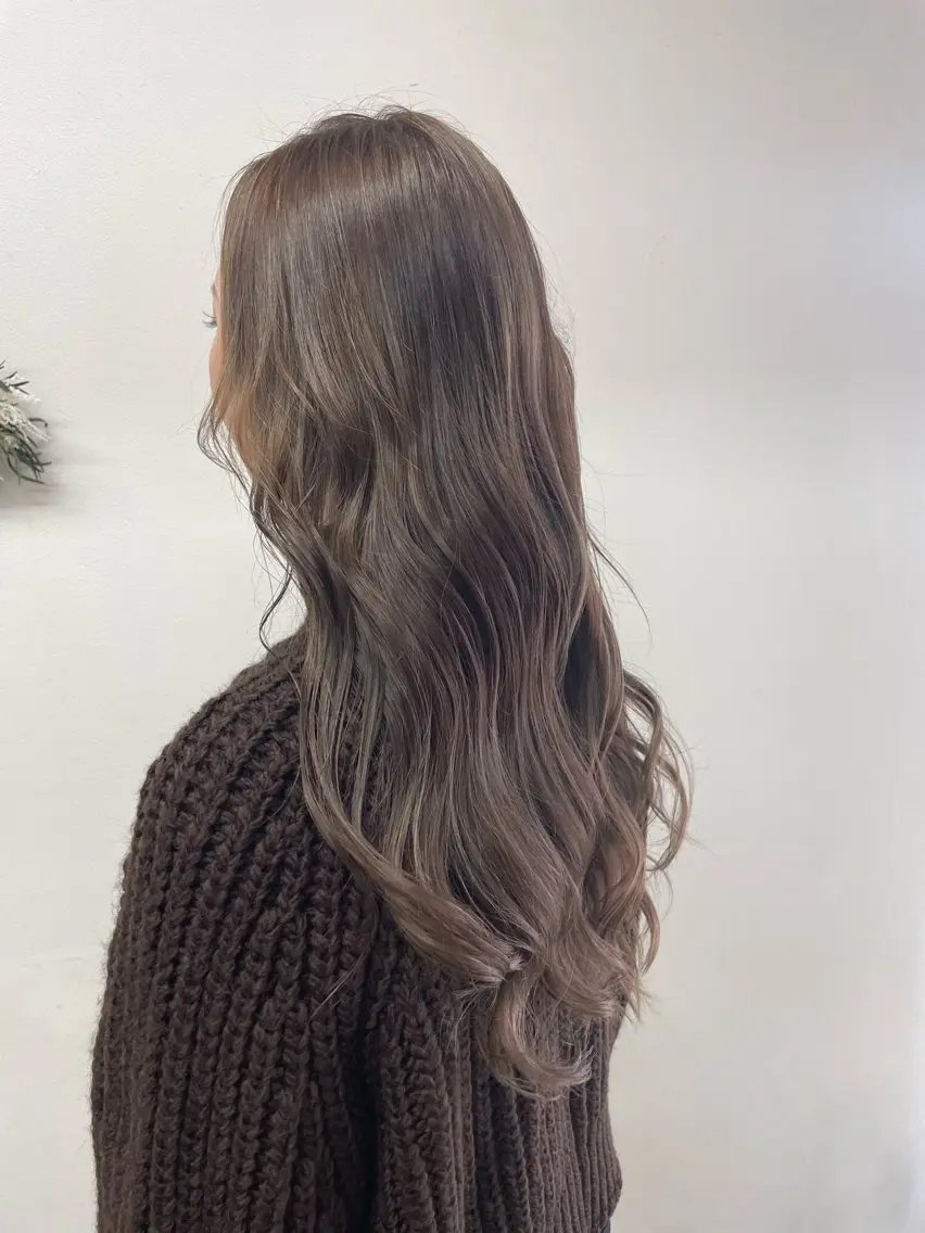 ロング ヘアカラー AKI💛 すみれのマツエク・マツパデザイン
