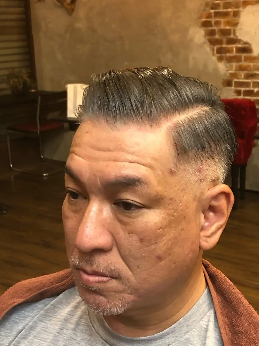 ショート メンズ フェードカット 七三 スキンフェード ナイルプラス ヨウのヘアスタイル