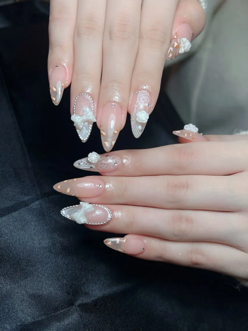 ネイル アニマル柄 ガーリー レース ピンク ホワイト ハンドネイル Dely Nailのネイルデザイン