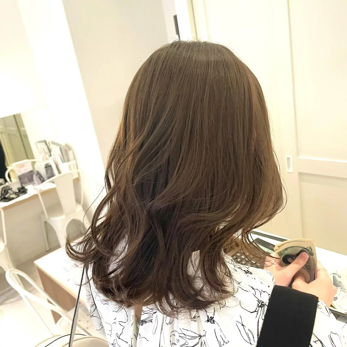 ミディアム カラー ベージュカラー オリーブベージュ オレンジ 心斎橋/ブリーチなし 髪質改善/レイヤーのヘアスタイル