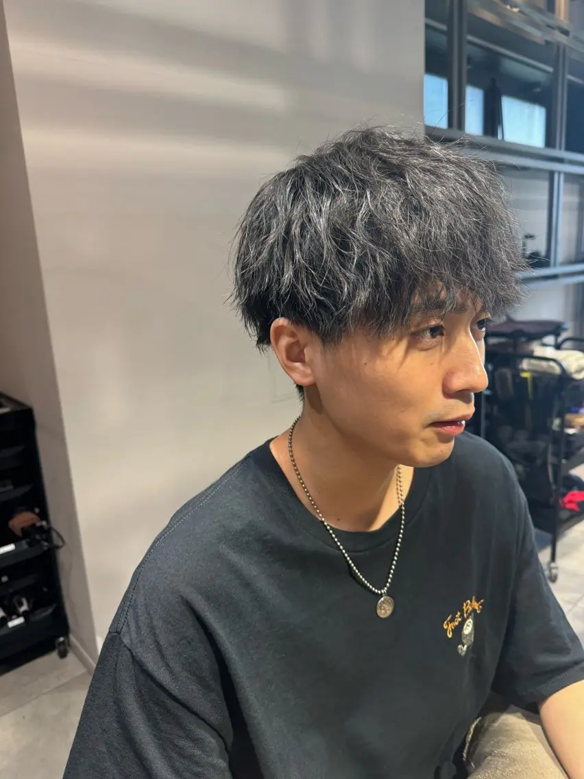 ミディアム パーマ メンズ マッシュ カット パーマ トリートメント 似合う髪型が 分からない方へのヘアスタイル
