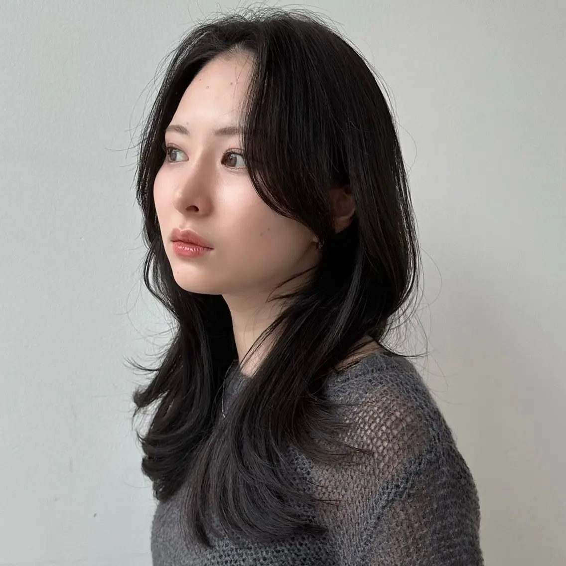 ミディアム カラー 顔周りカット 似合わせカット レイヤー/顔周り /透明感🩶高橋大のヘアスタイル