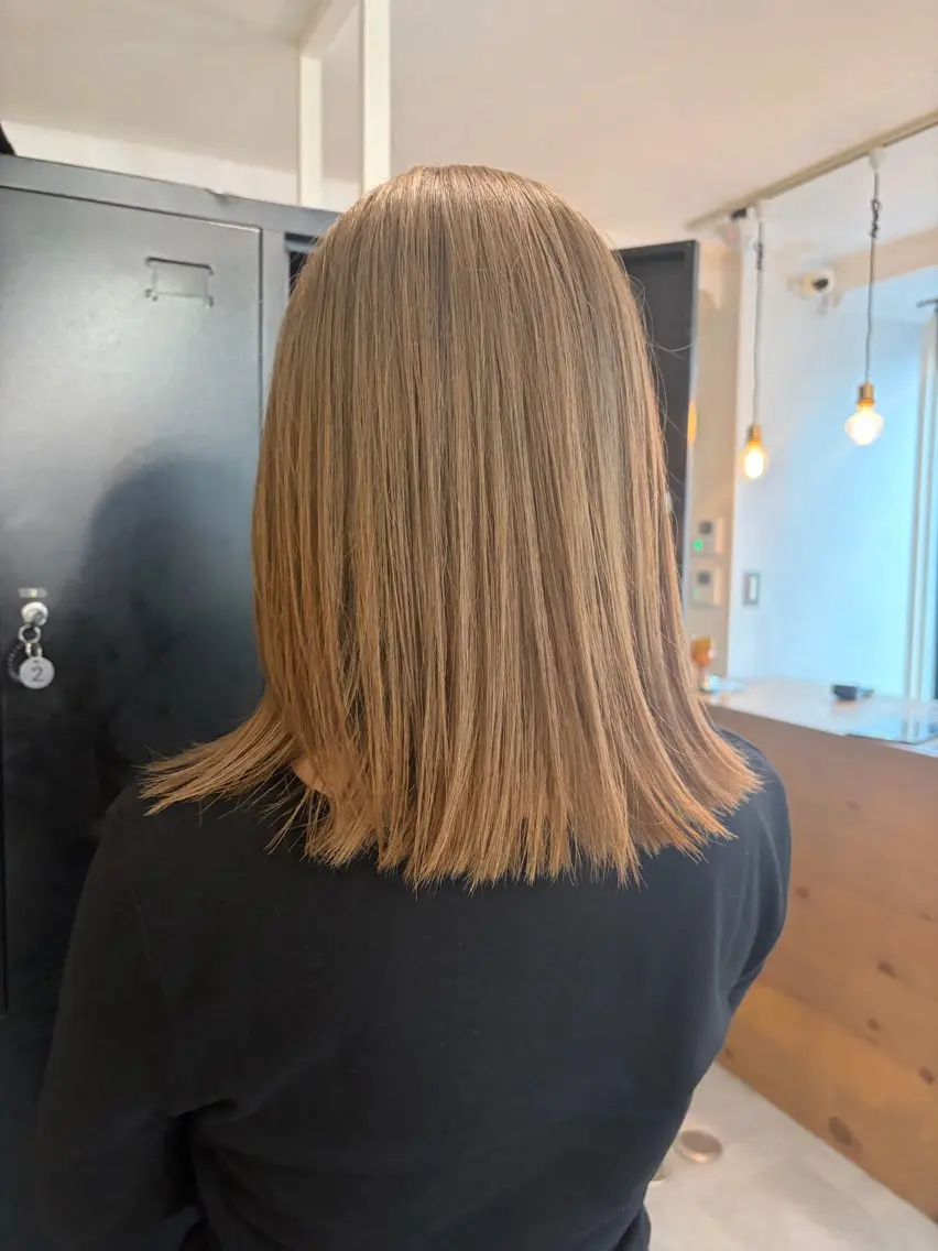 ミディアム カット ヘアカラー トリートメント 南堀江レイヤーカット MIKU🍒のヘアスタイル