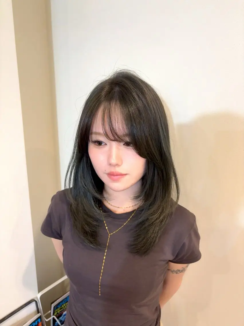 ミディアム ミディアムレイヤー レイヤーカット カット ヘアカラー トリートメント 熊田 秀佳　川口店のヘアスタイル