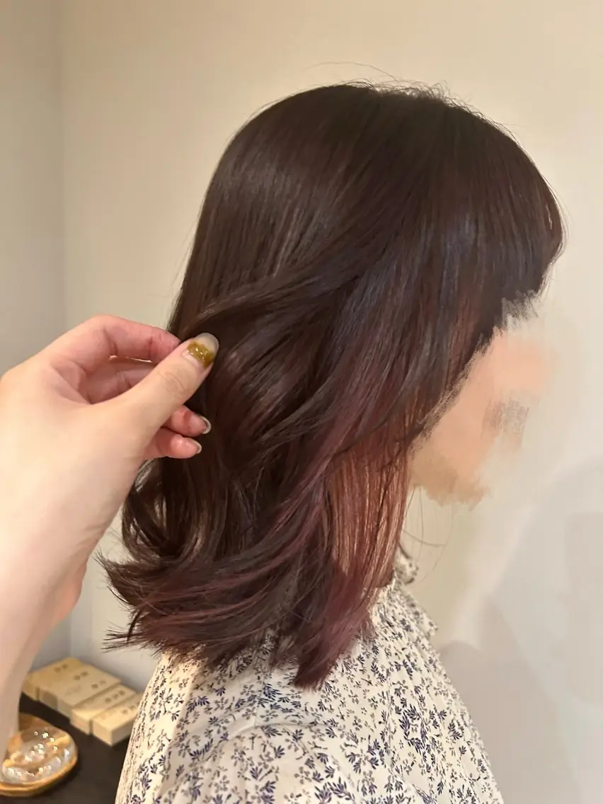 ミディアム カラー インナーカラー ピンクカラー 高木 花のヘアスタイル