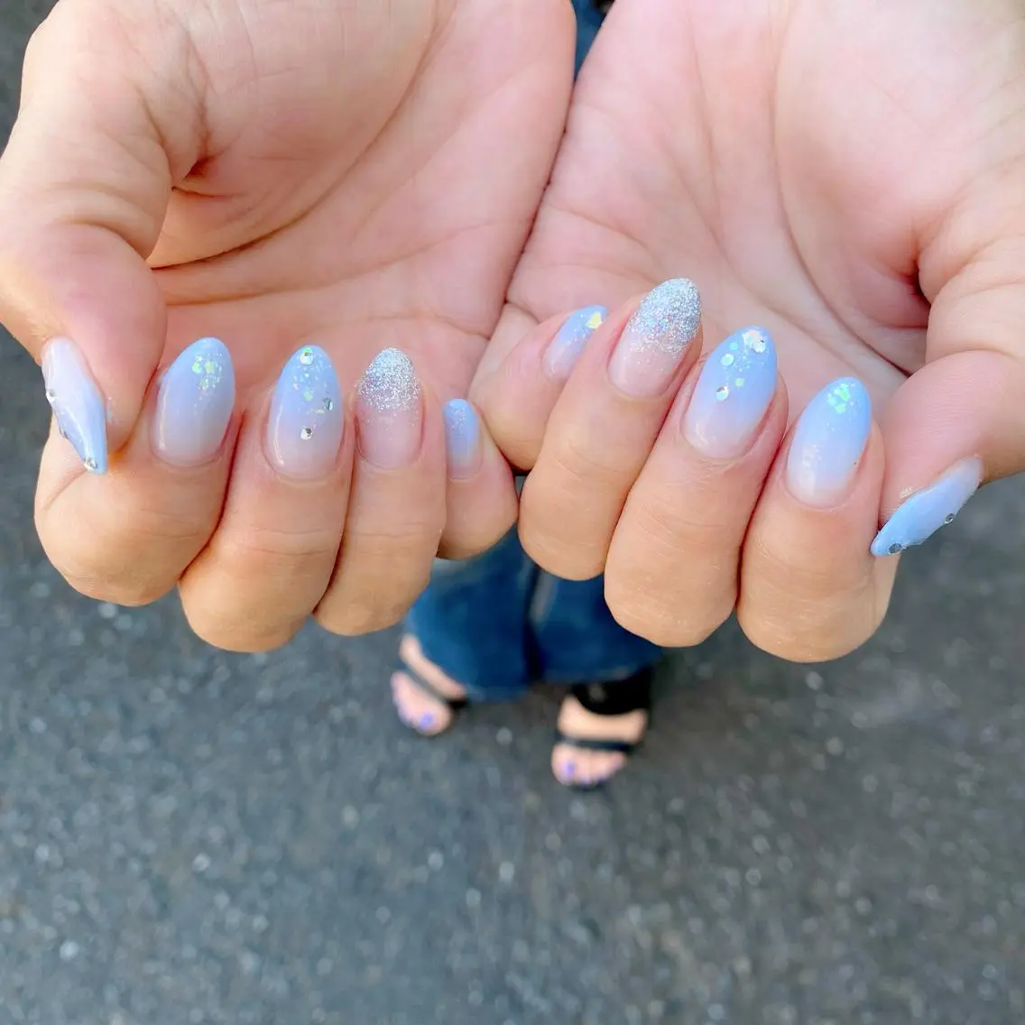 ネイル オーロラネイル ブルー グラデーション キラキラネイル Salon Ｋのネイルデザイン