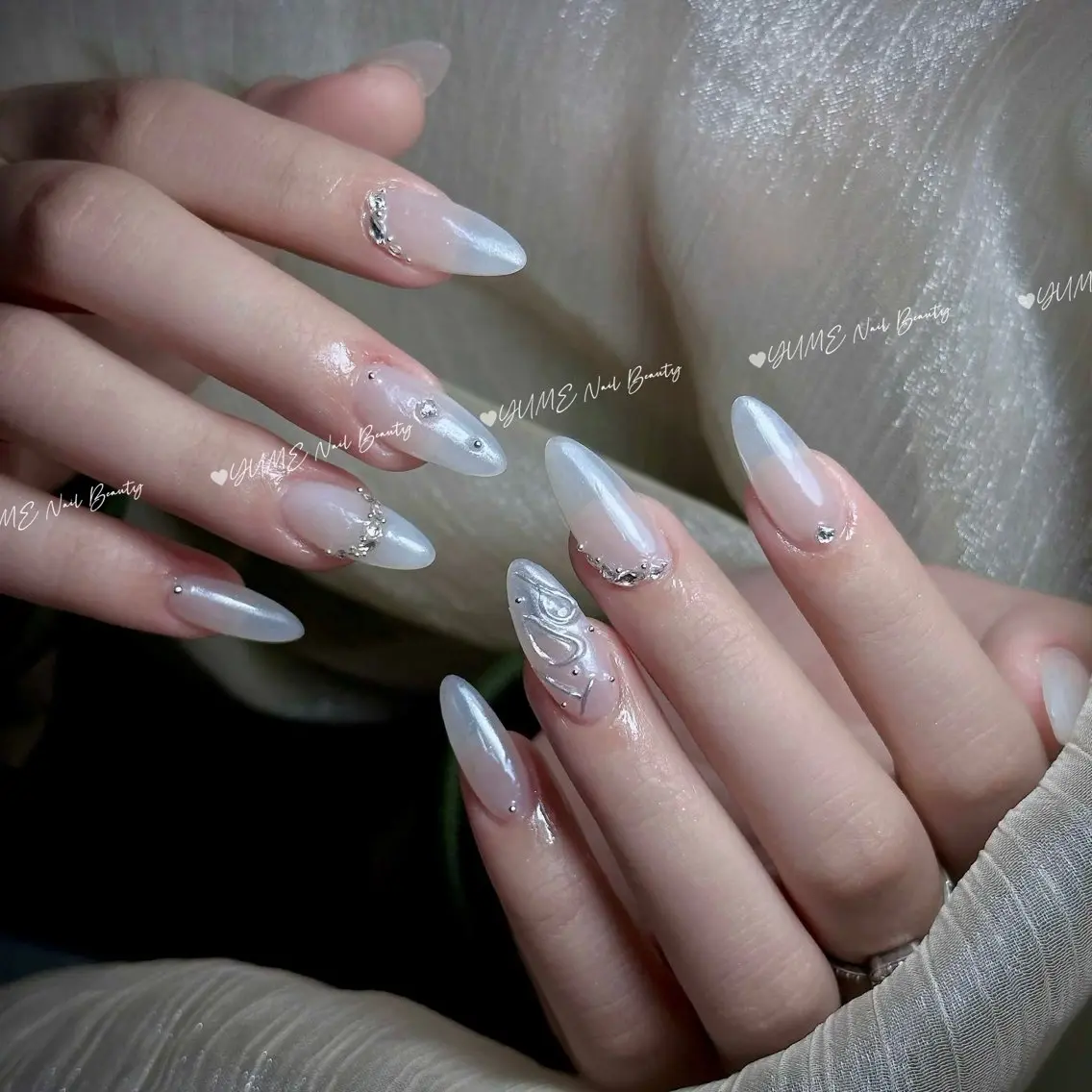 ミディアム ガー NAILのネイルデザイン