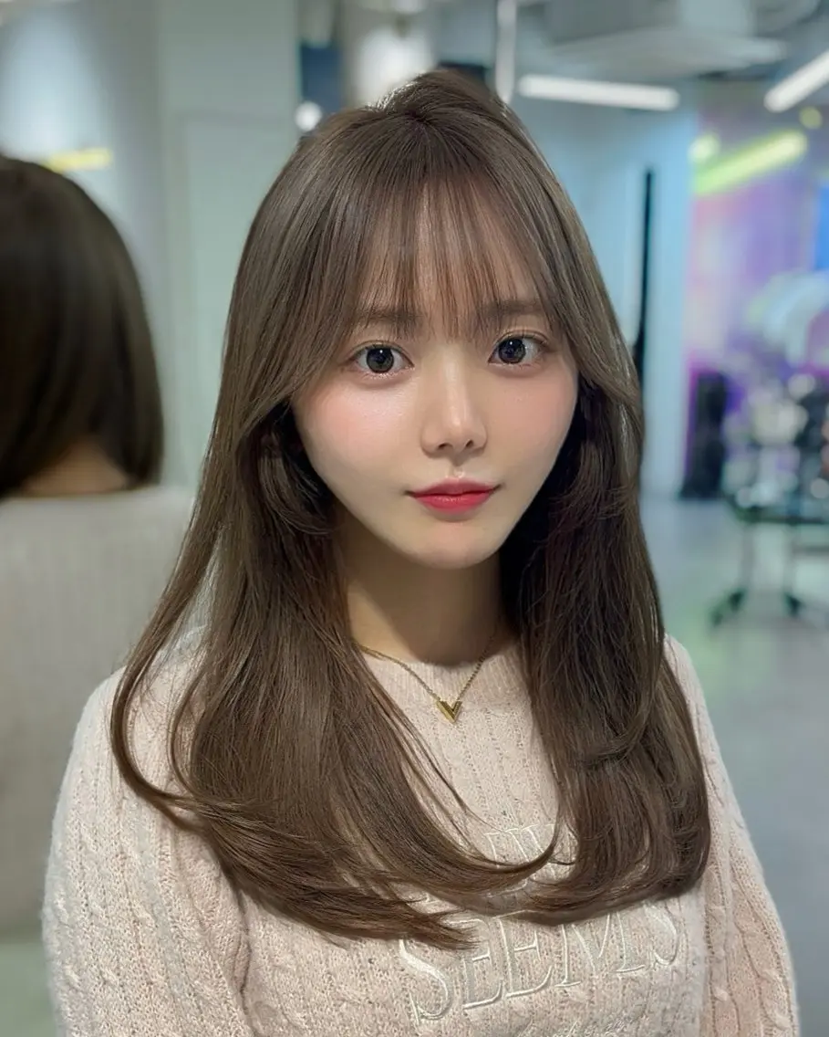 セミロング カラー カット ヘアカラー トリートメント ヘアセット クルミ🤍推し活 🎀ピンクカラーのヘアスタイル