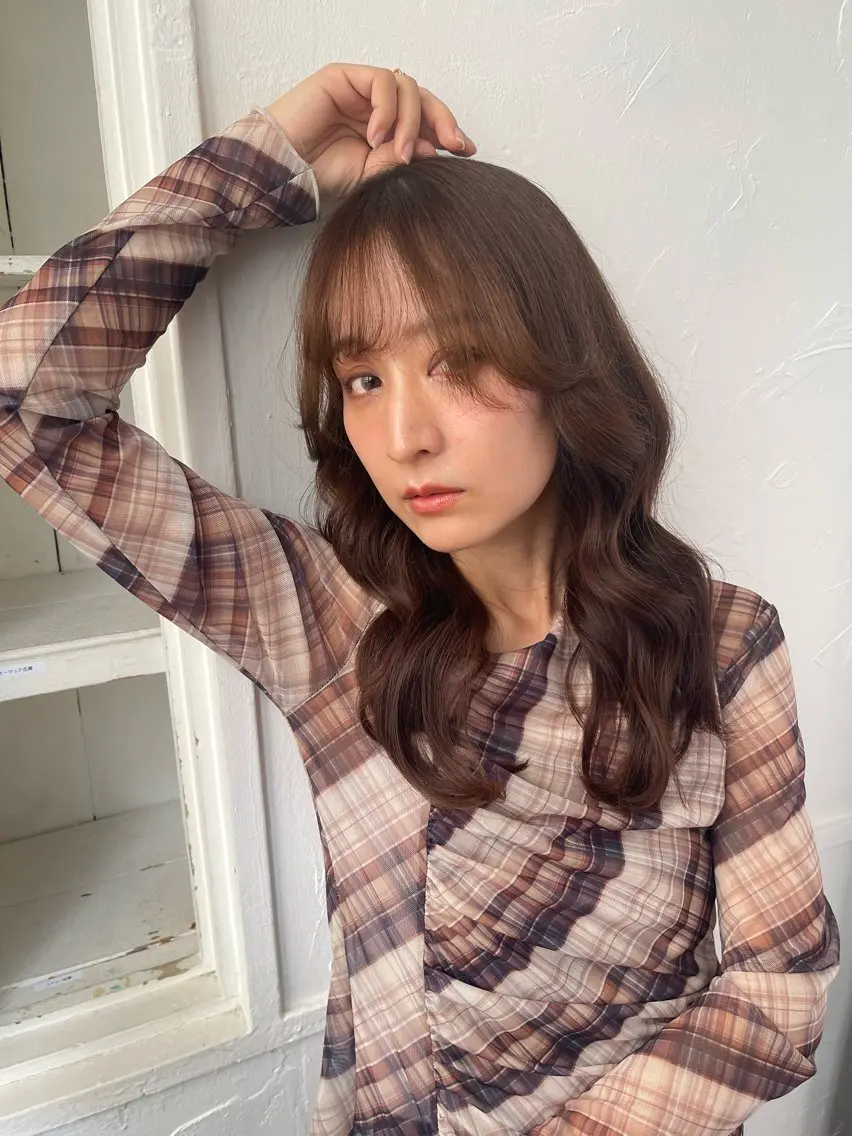 セミロング くびれヘア 韓国風ヘア ヘアカラー 中野 佑麻のヘアスタイル