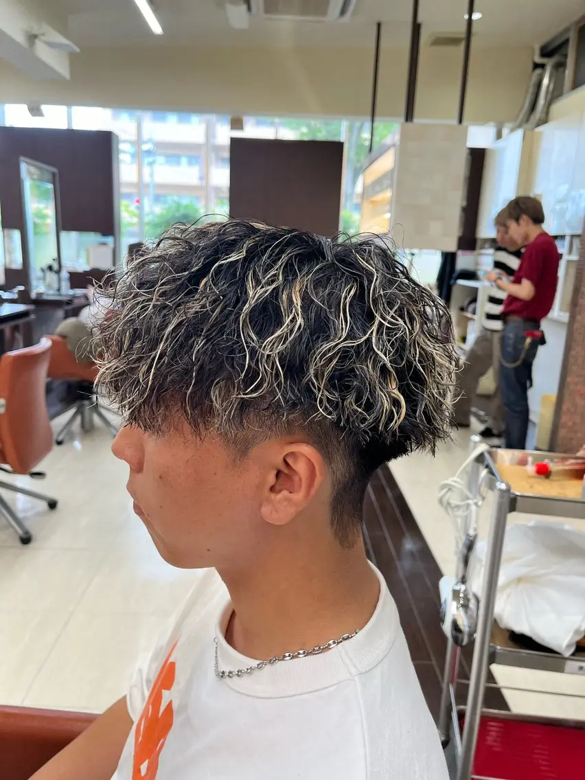 ショート パーマ メンズ メンズメッシュ マッシュ メンズパーマ ツイストスパイラルパーマ 刈り上げ 🧊メンズ特化🧊 高木航希のヘアスタイル