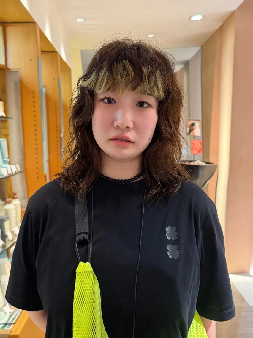 セミロング パーマ 吉永 琴香のヘアスタイル