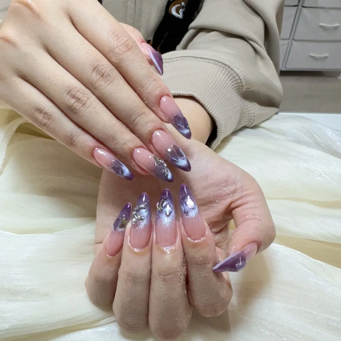 ネイル ハンドネイル 🎀nana🫧 ワンホンネイル🎀のネイルデザイン