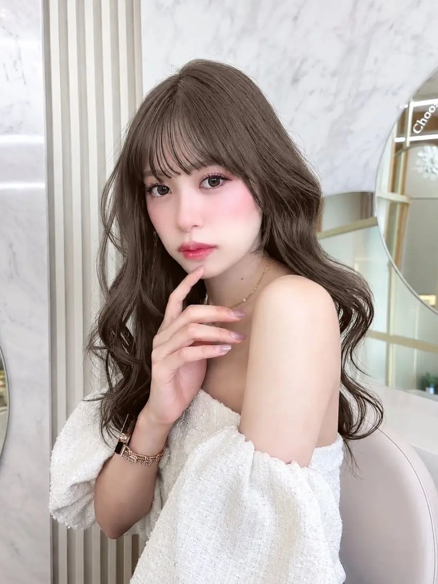 ロング 鈴木 彩莉のヘアスタイル