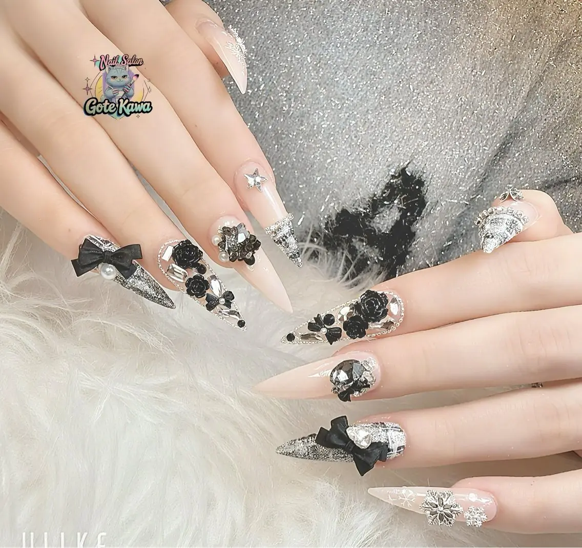 ネイル アートネイル オーロラネイル ボルドー チークネイル フレンチネイル ハンドネイル ハンドケア Gote Kawa nail salonのネイルデザイン