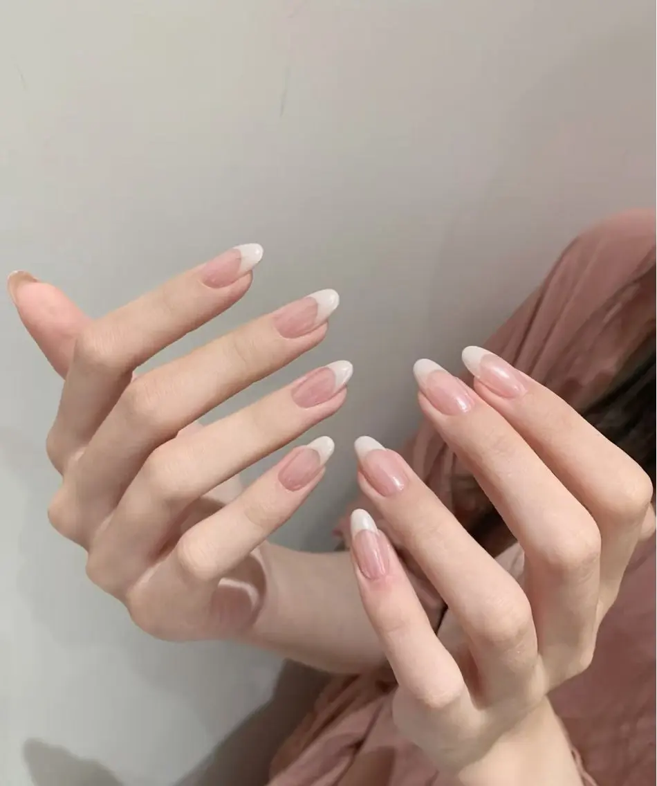 オフ無❤️フレンチネイル（クリアベース）❤️の写真