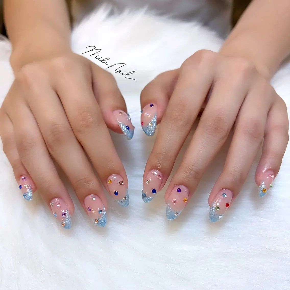 ネイル フレンチネイル キラキラネイル ラメ(グリッター) ストーンネイル 夏ネイル ハンドネイル Mila Nail🐈のネイルデザイン