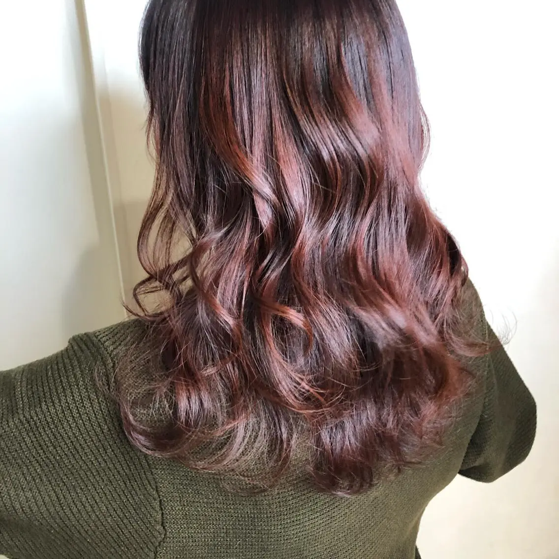 セミロング カラー ヘアアレンジ マツエク・マツパ レッドカラー 透明感カラー🫧ヘア セット🫧松本菜月の眉毛・アイブロウイメージ