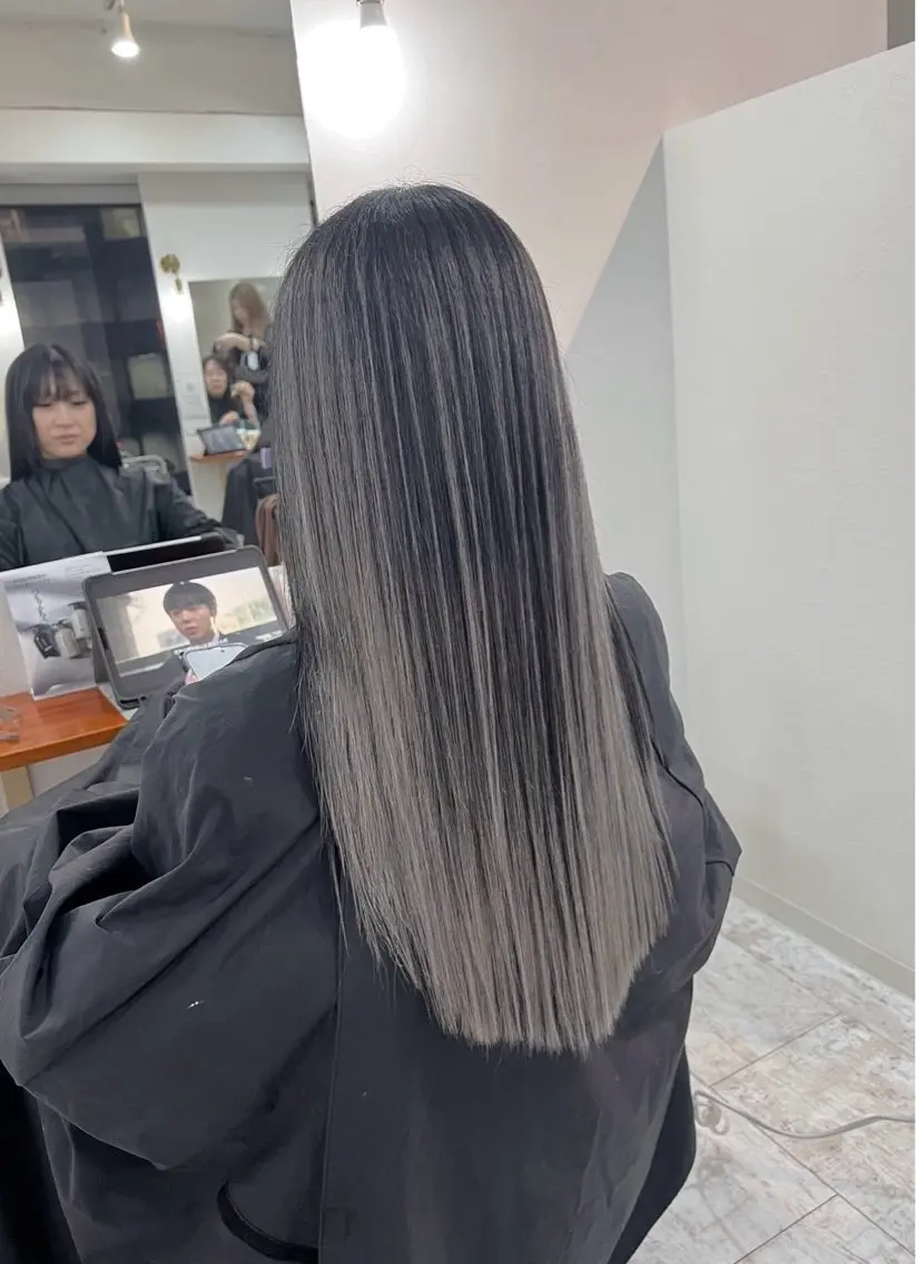 ロング カラー バレイヤージュ グレージュ レイヤーカット 指名数No.1 /NAOYAのヘアスタイル