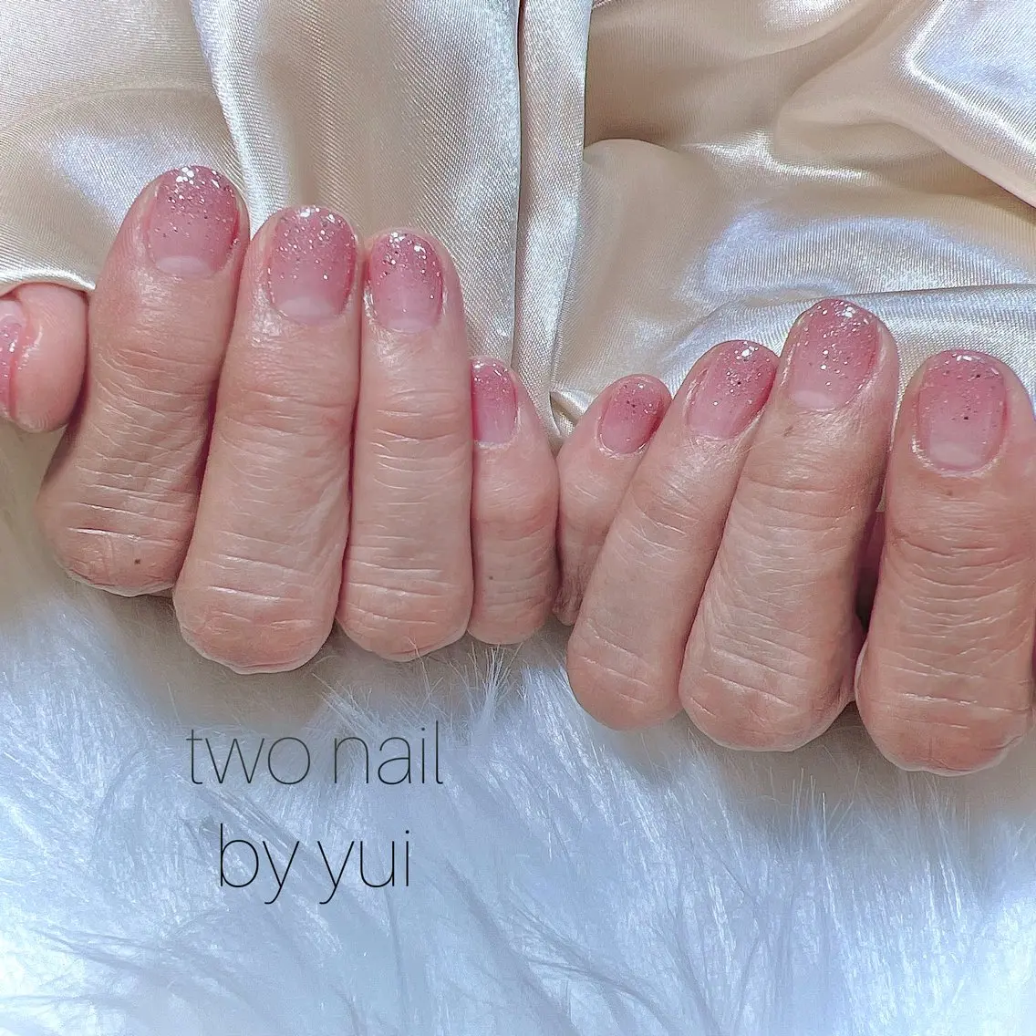 ネイル キラキラネイル ネイルチップ ホワイト ハンドネイル two nailのネイルデザイン