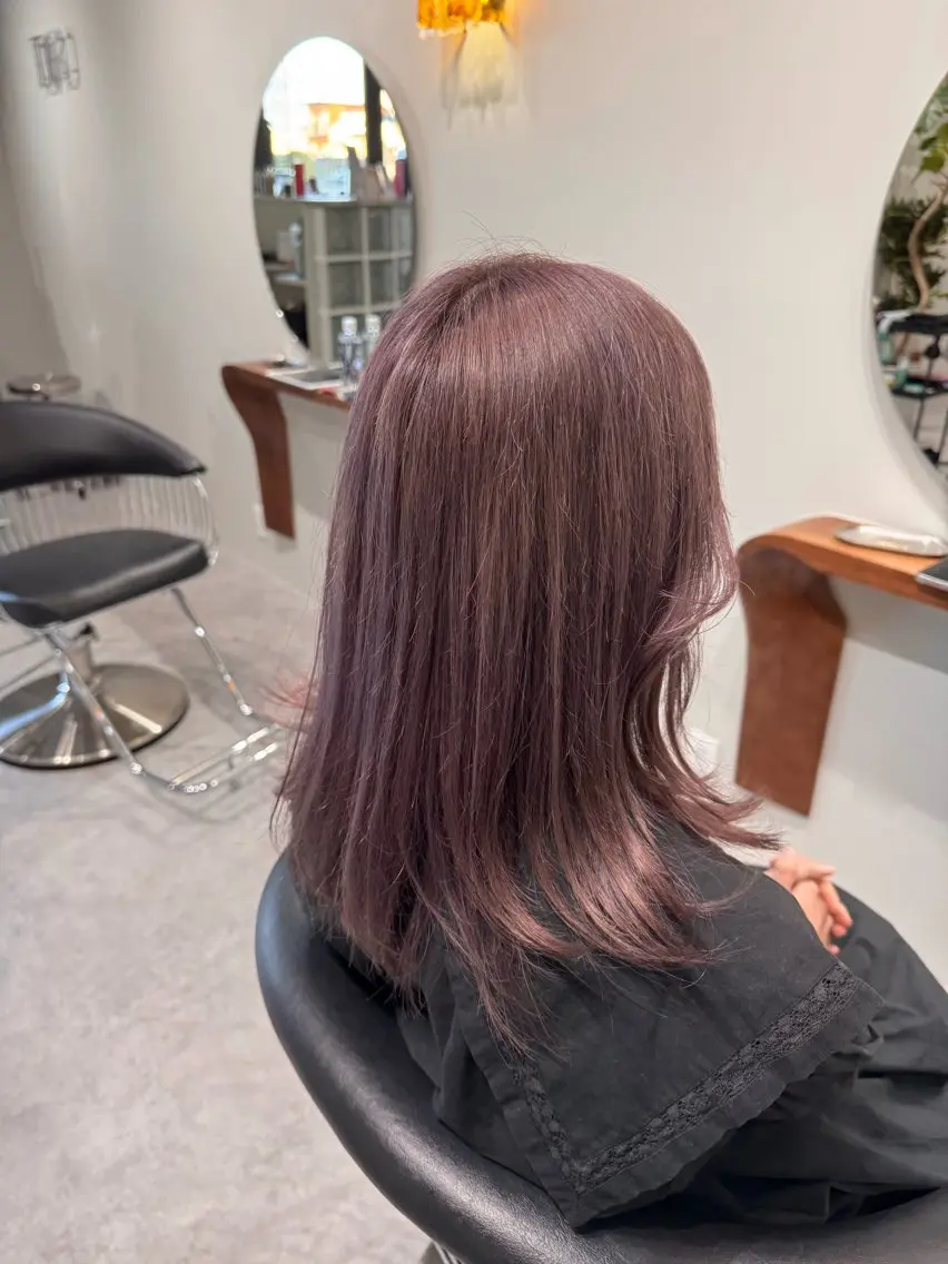 ミディアム カラー ベージュカラー ブリーチ ケアカラー ラベンダーカラー ラベンダーベージュ ヘアカラー トリートメント TOIRO ARISAのヘアスタイル