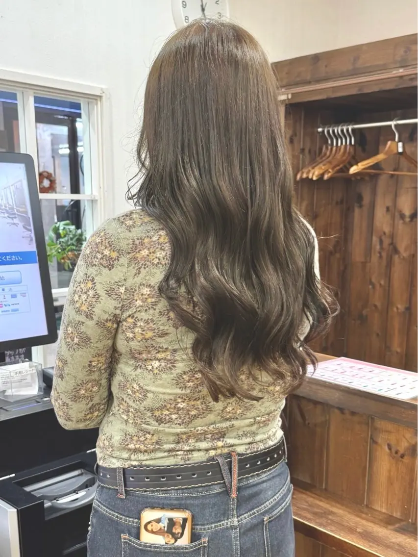 ロング ヘアカラー トリートメント ケアブリーチ/透明感 カラー🎀moeのヘアスタイル
