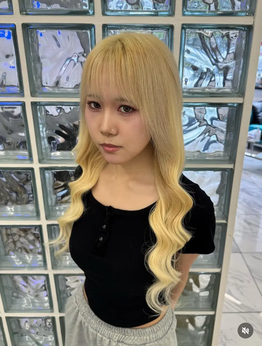 ロング ヘアカラー エクステ Nene ／Roverのヘアスタイル