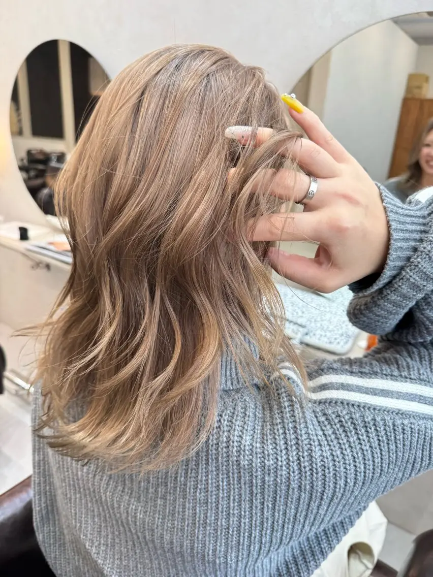 セミロング カラー カット ヘアカラー トリートメント AKI 🐉のヘアスタイル
