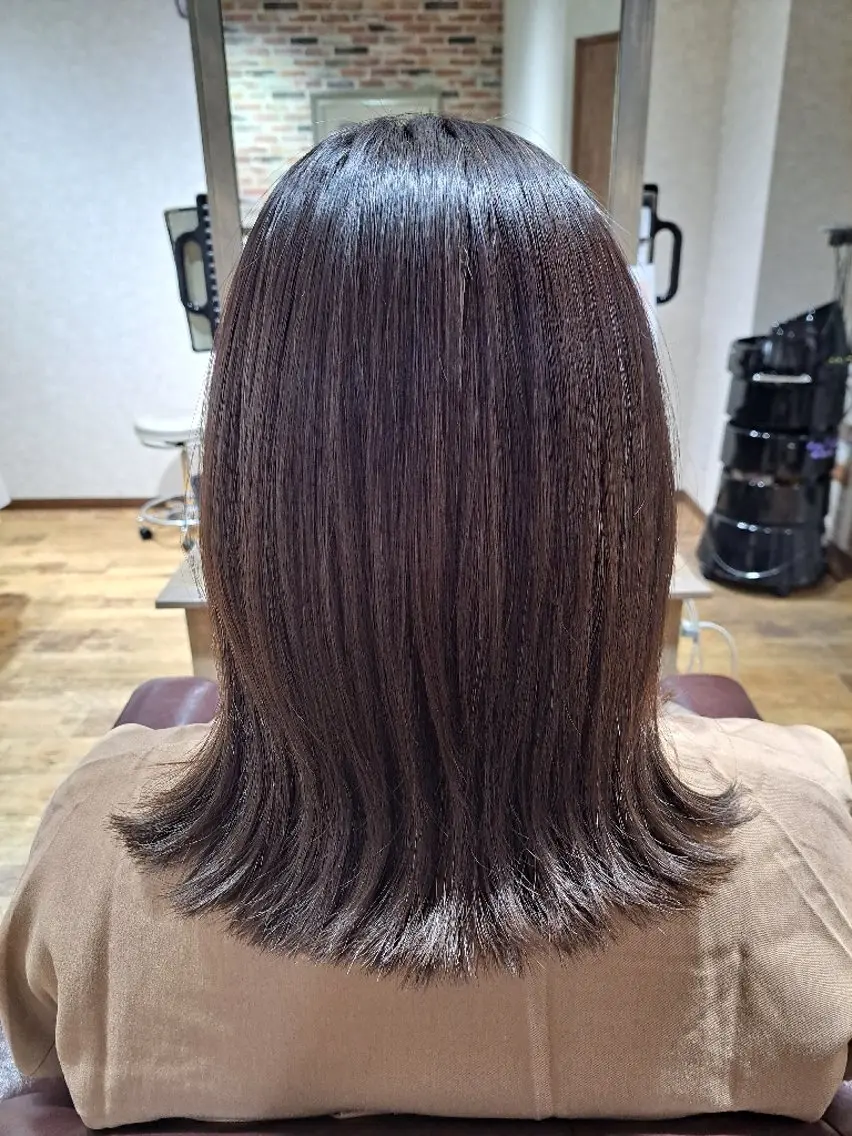ミディアム 赤木 優のヘアスタイル
