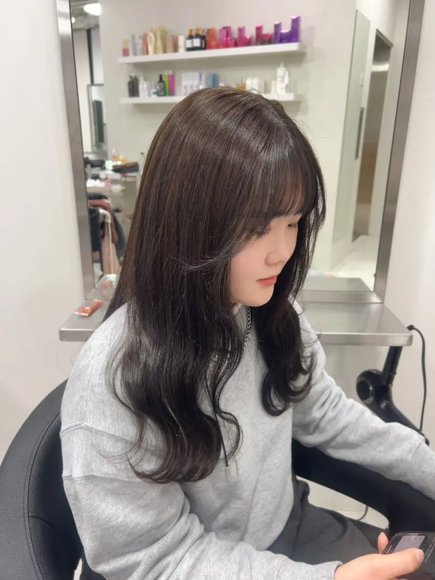 ミディアム カラー ヘアアレンジ MOMO艶髪 🩵モテカラーのヘアスタイル