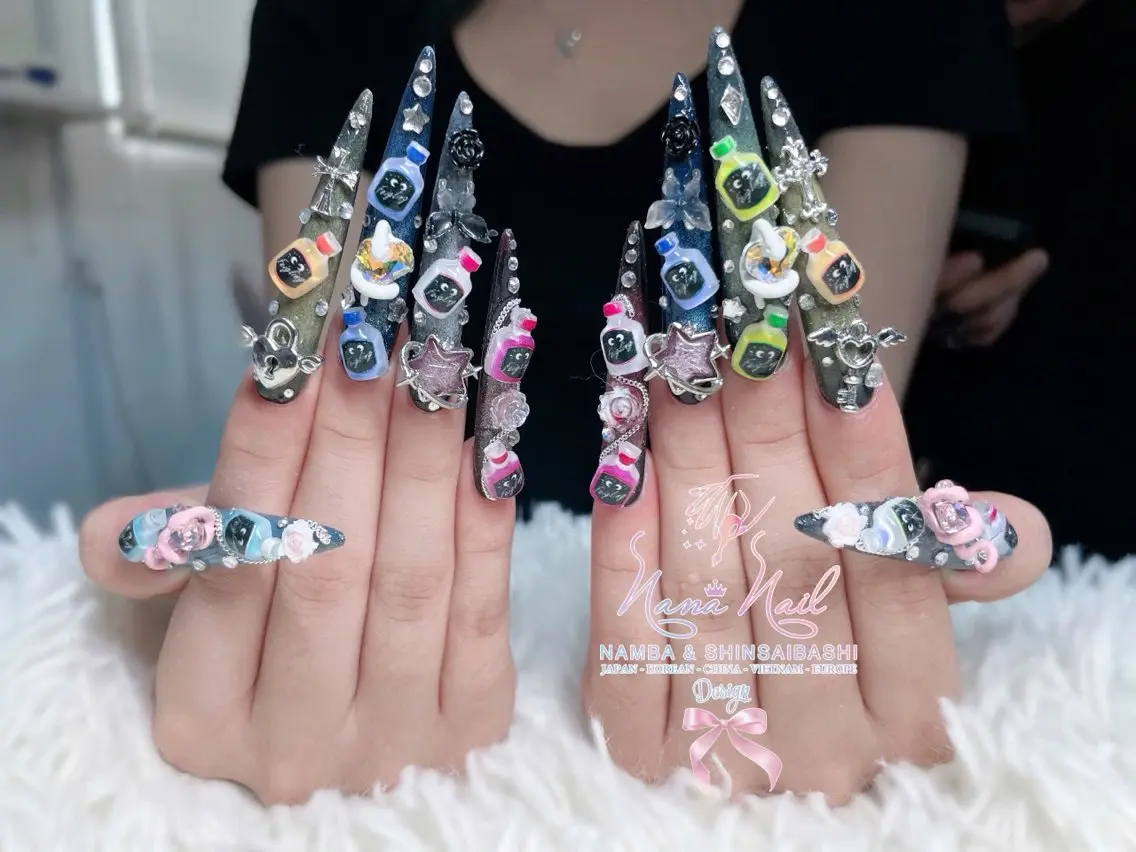 ロング Linanail Nambaのネイルデザイン