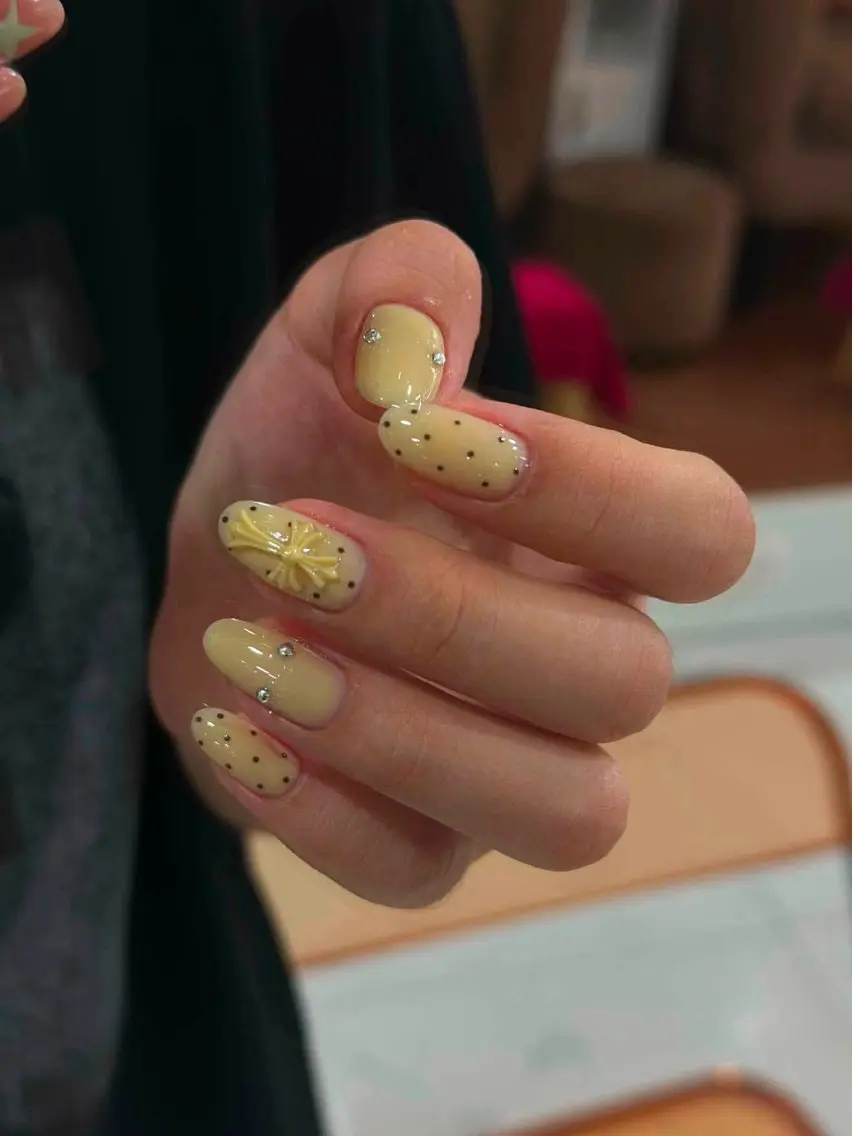 ネイル チークネイル ドット フレンチネイル グラデーション 韓国ネイル ハンドネイル Minette nailrinrinのネイルデザイン