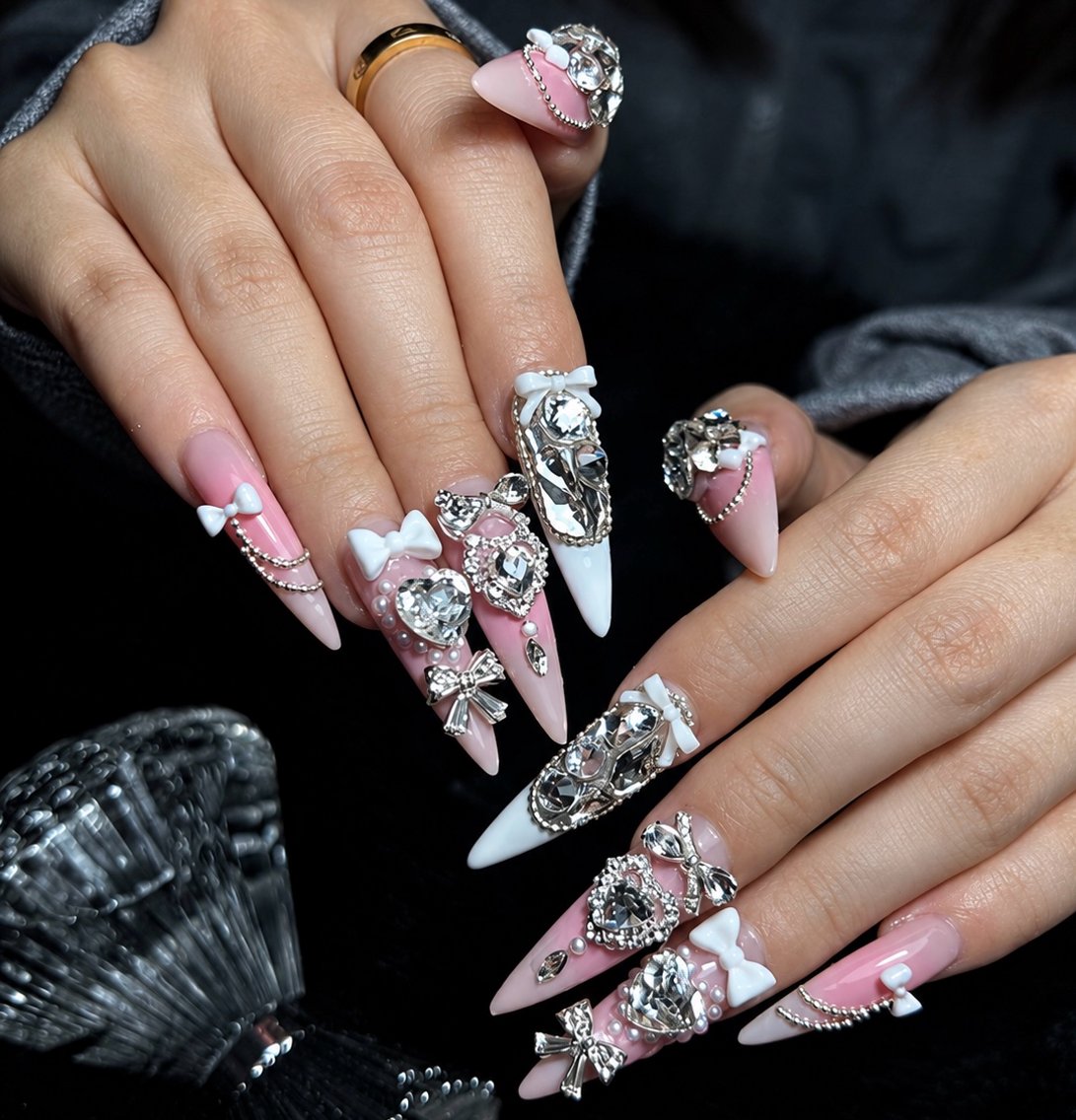 ネイル アートネイル ボルドー フレンチネイル ジェルネイル 氷ネイル・うるうるネイル ハンドネイル Julie Nail Hinのネイルデザイン