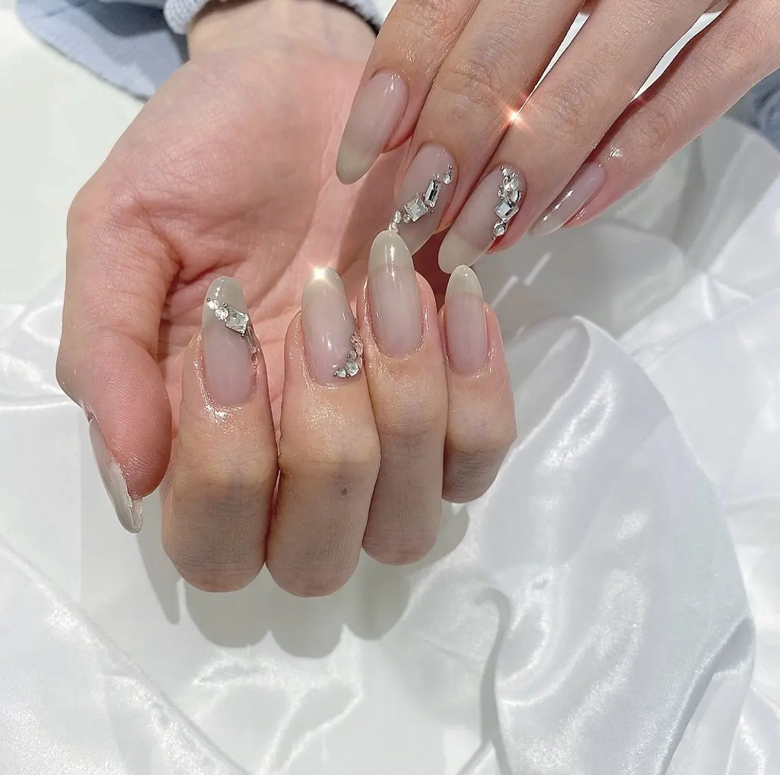 ネイル ストーンネイル ハンドネイル Mitsunaka rieのネイルデザイン