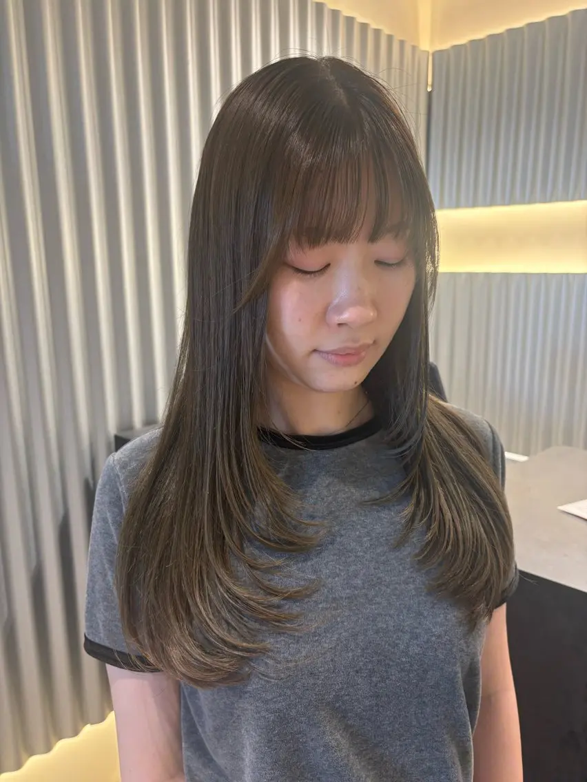 ロング カラー パーマ ヘアアレンジ レイヤーカット カット ヘアカラー トリートメント ヘッドスパ ヘアセット 押切 響 のヘアスタイル