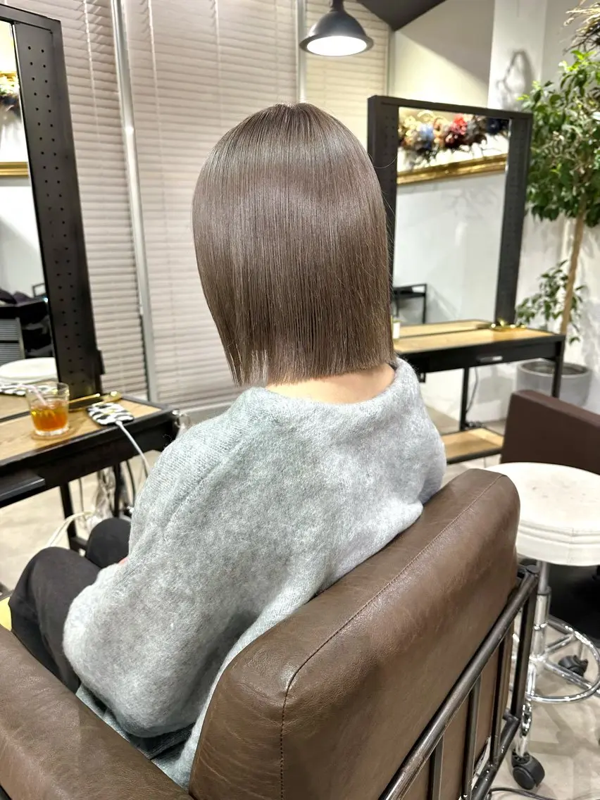 ミディアム カラー 切りっぱなしボブ ベージュカラー グレージュ ラベンダーカラー ラベンダーグレージュ カット ヘアカラー トリートメント ARCANAブリーチ ダブルカラー🌟原宿のヘアスタイル