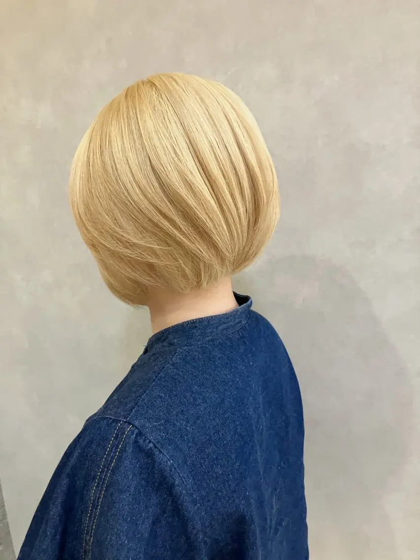 ショート カラー 抜きっぱなしブロンド ブロンド ヘアカラー トリートメント 【ブリーチ特化】金 慶彦のヘアスタイル