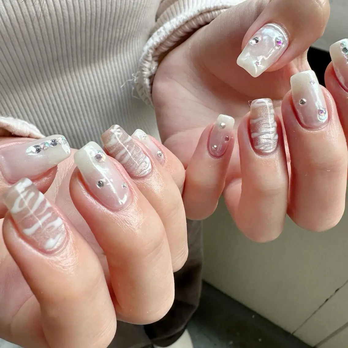 ネイル アニマル柄 氷ネイル・うるうるネイル 韓国ネイル マグネットネイル ニュアンスネイル 🪞KAPE NAIL 🪞のネイルデザイン