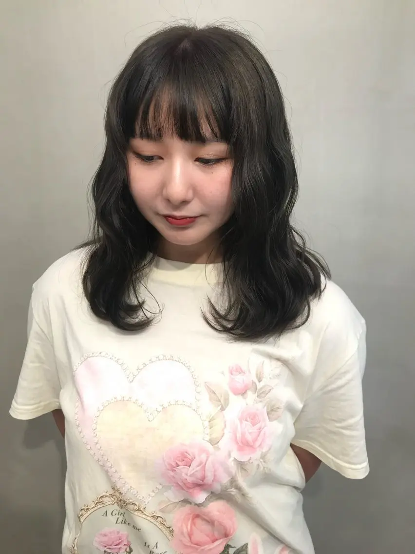 ミディアム カット ヘアカラー fev Rionのヘアスタイル