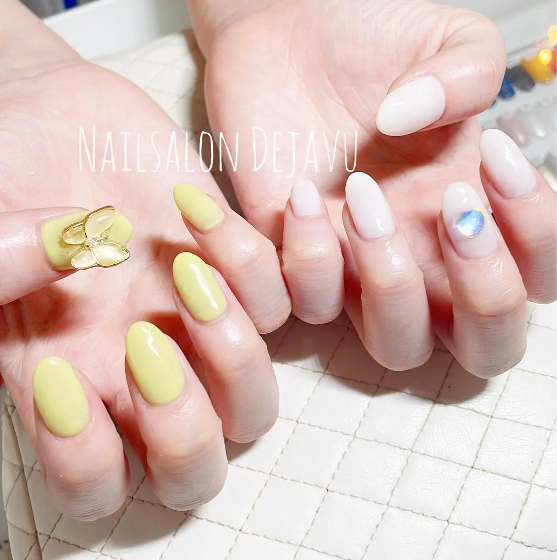 ネイル アートネイル ワンカラーネイル 春ネイル ストーンネイル ハンドネイル Nail salon Dejavu 🌿のネイルデザイン