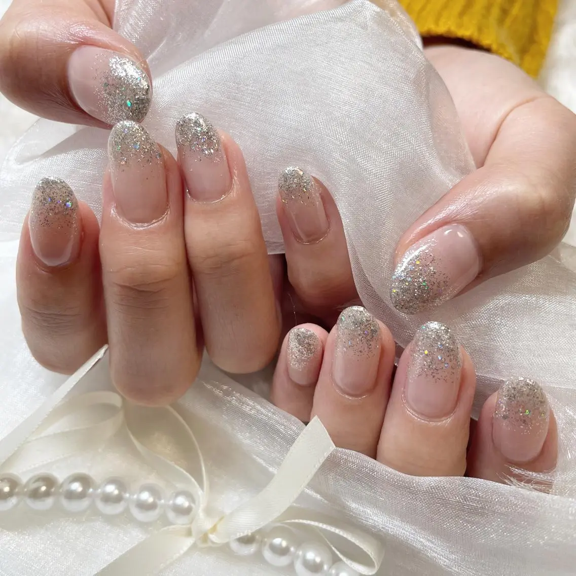 ネイル ジェルネイル グラデーション キラキラネイル 韓国ネイル ラメ(グリッター) ハンドネイル fiore nail 🦋のネイルデザイン