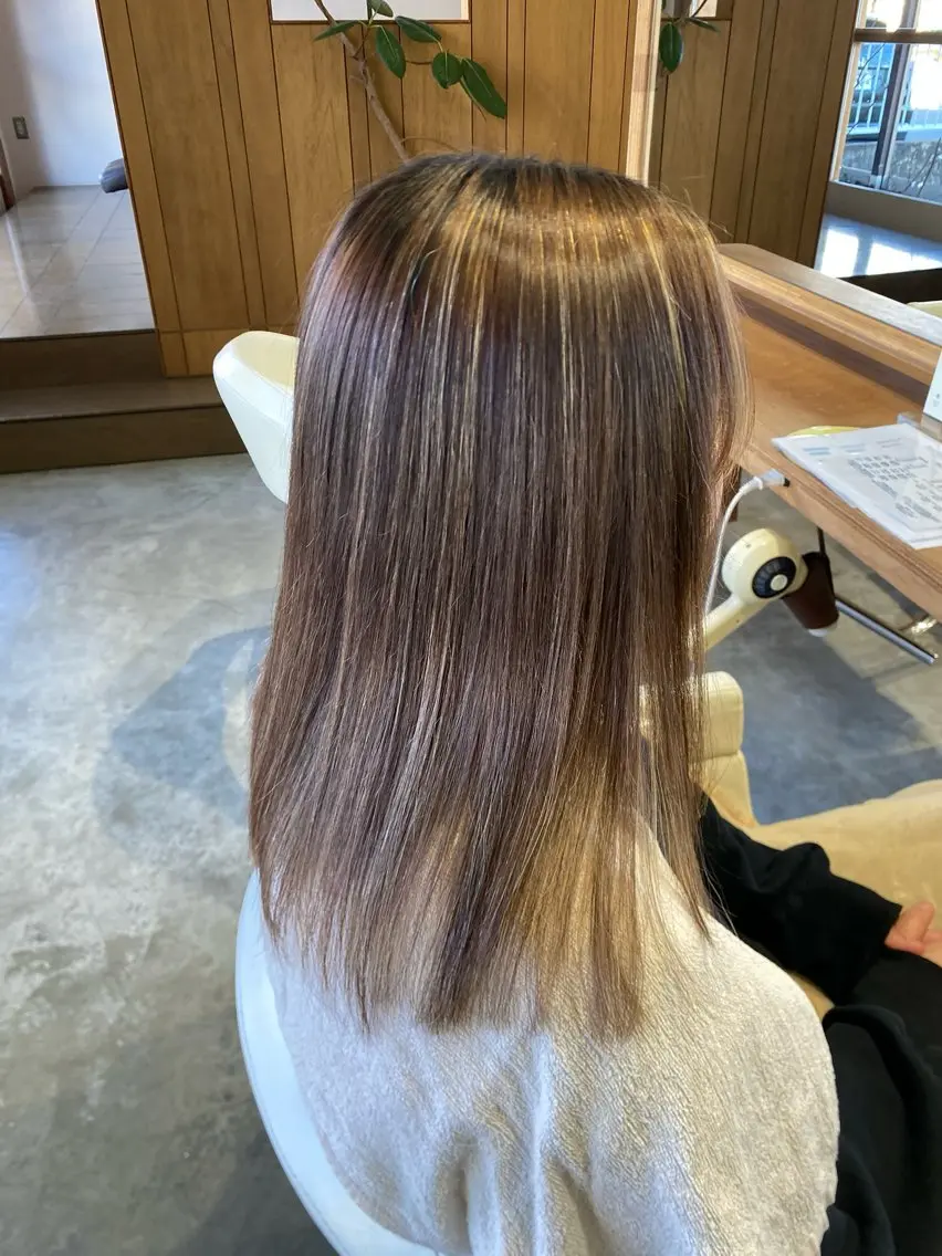 セミロング カラー ブリーチ ケアブリーチ イヤリングカラー ハイライトカラー インナーカラー カット ヘアカラー MIKU ／fulamのヘアスタイル